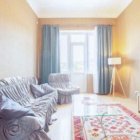 Wehost Apartment On A Colorful Street 트빌리시 외부 사진